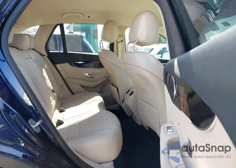 2017 Mercedes-Benz Glc 300 from USA, damaged, VIN WDC0G4JB8HV008147